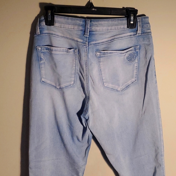 Laurie Felt Mom Jeans - Picture 8 of 15